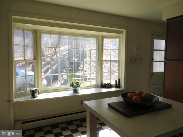 218 Iron Bridge Road Pottstown, PA 19465 - Photo 11 of 23 Kitchen