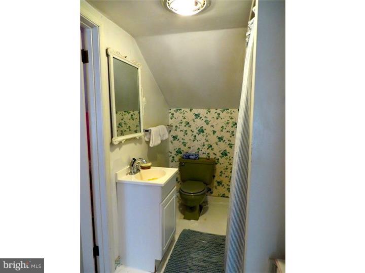 218 Iron Bridge Road Pottstown, PA 19465 - Photo 16 of 23 Master Bathroom