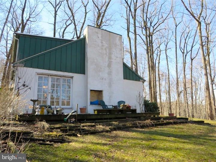 218 Iron Bridge Road Pottstown, PA 19465 - Photo 22 of 23 Exterior Side