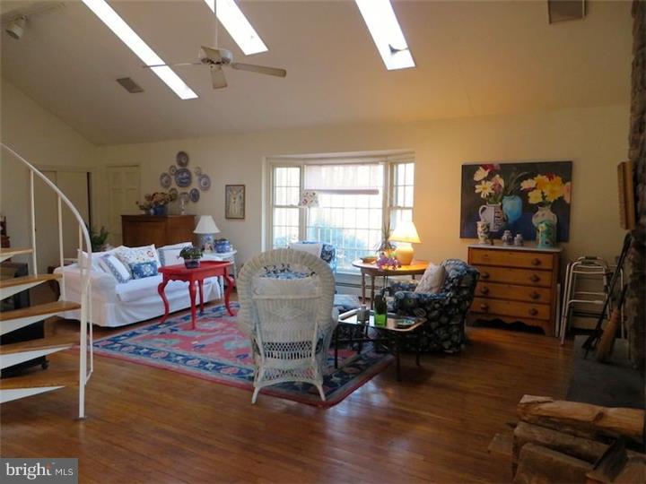 218 Iron Bridge Road Pottstown, PA 19465 - Photo 8 of 23 Great Room