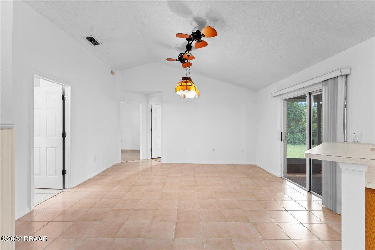 18 Rippling Place Palm Coast, FL 32164 - Photo 12 of 30 Family room