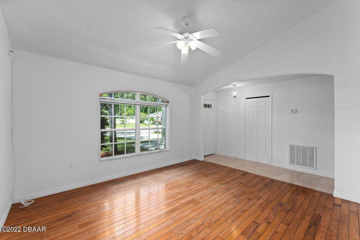 18 Rippling Place Palm Coast, FL 32164 - Photo 4 of 30 Living room