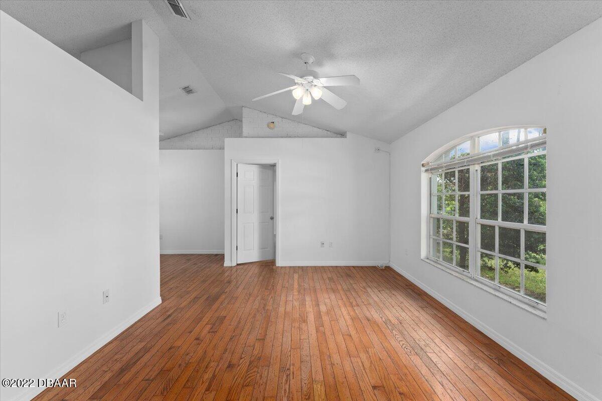 18 Rippling Place Palm Coast, FL 32164 - Photo 5 of 30 Living room