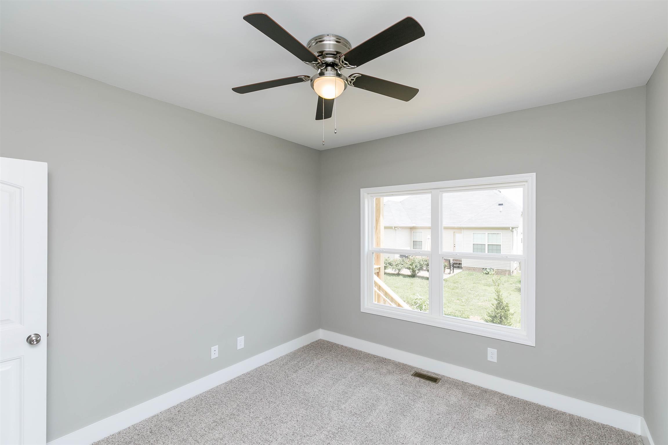 186 Fieldstone Lane Springfield, TN 37172 - Photo 19 of 22 an empty room with window and windows