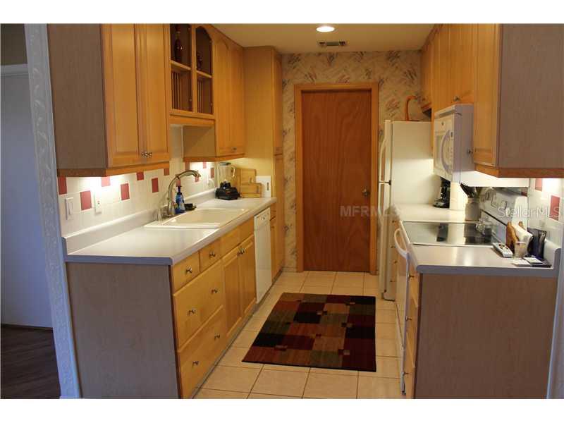 124 Dartmouth Road Venice, FL 34293 - Photo 8 of 13 Kitchen