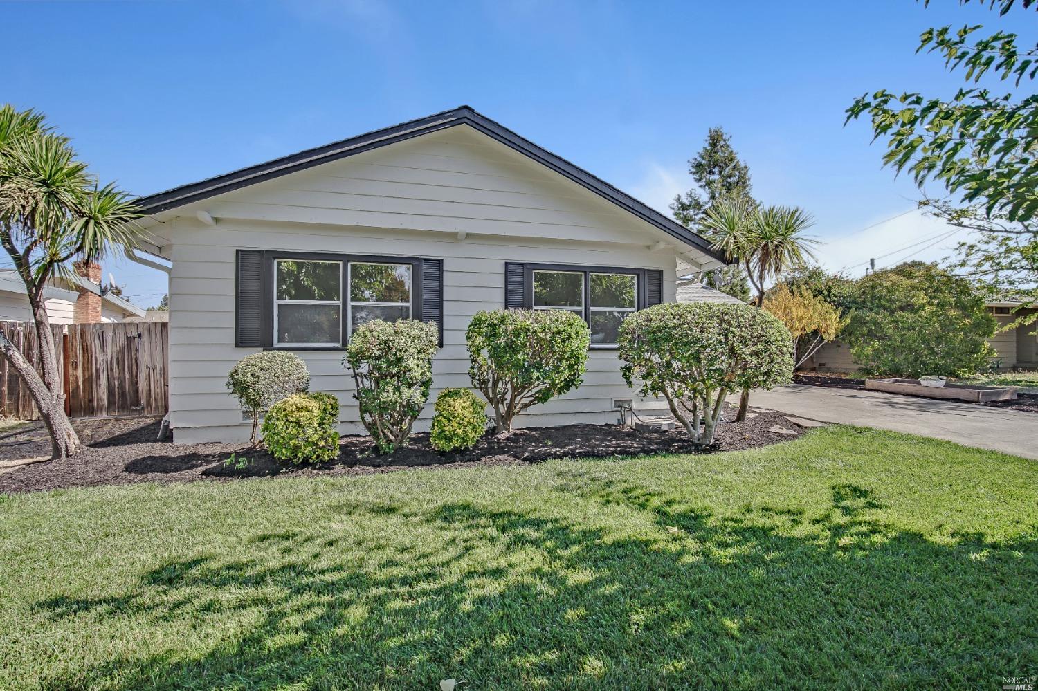 1236 Janet Way Santa Rosa, CA 95405 - Photo 1 of 1 Gallery Image 1