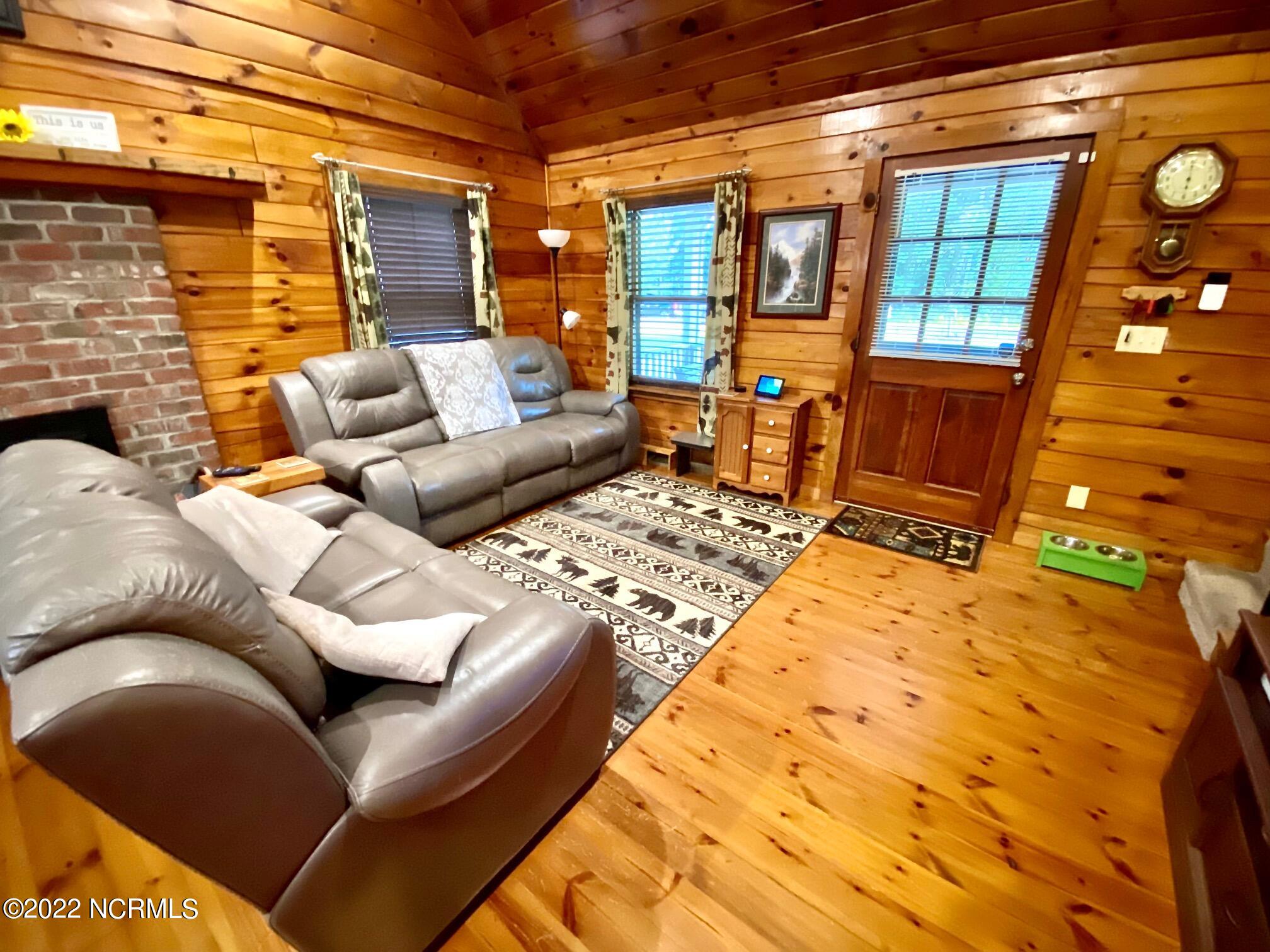 411 Rice Pond Road Elizabethtown, NC 28337 - Photo 12 of 54 Living Room