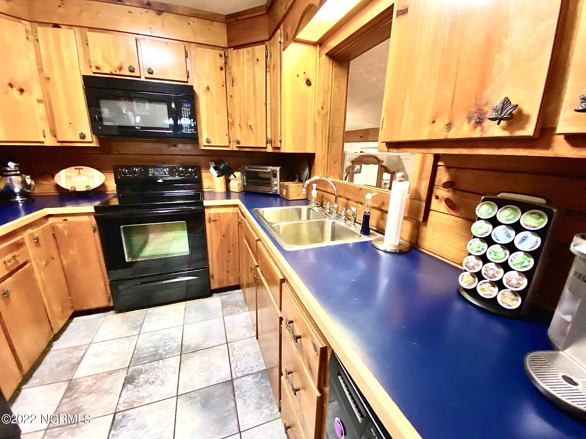 411 Rice Pond Road Elizabethtown, NC 28337 - Photo 18 of 54 Kitchen