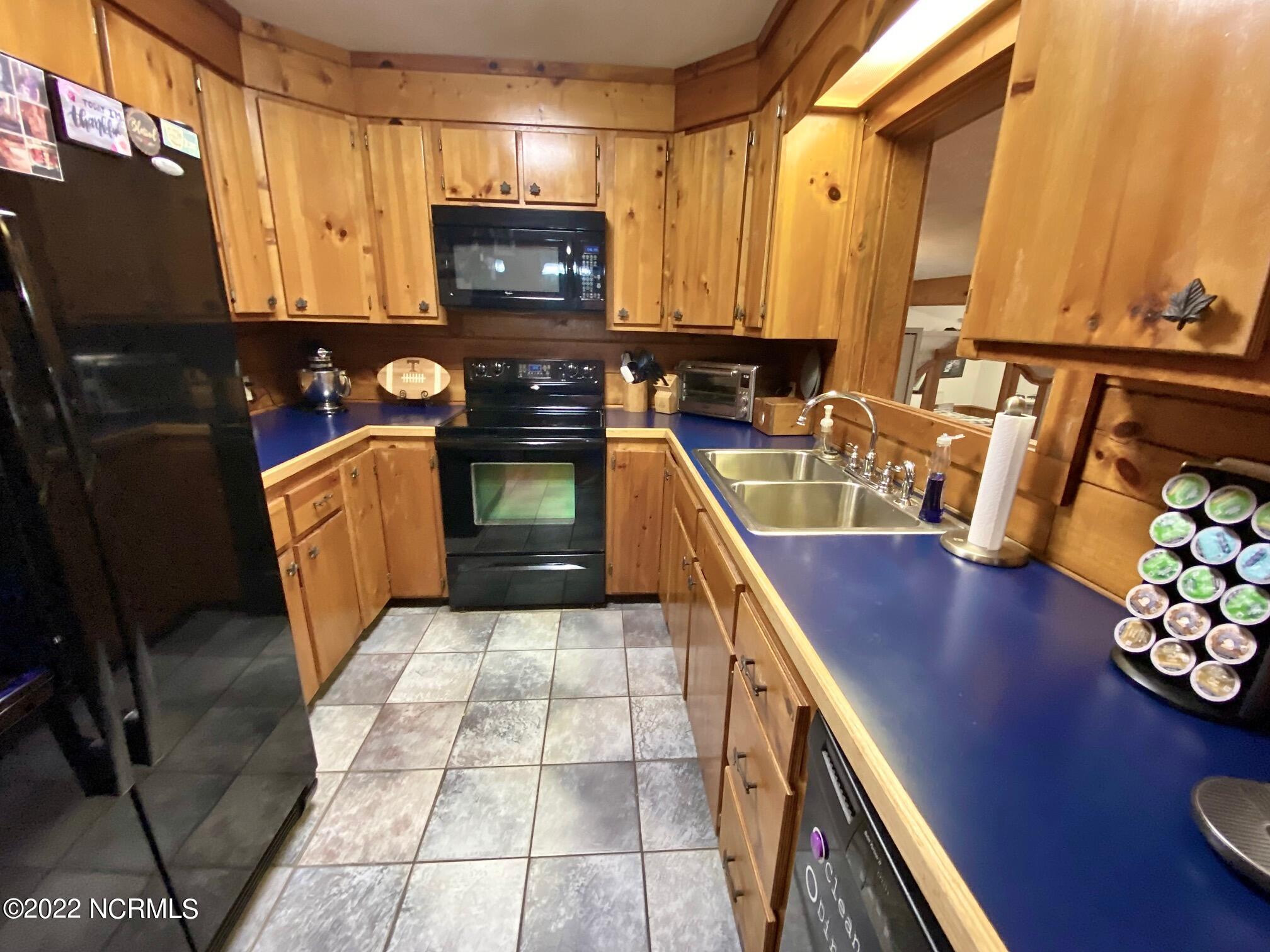 411 Rice Pond Road Elizabethtown, NC 28337 - Photo 19 of 54 Kitchen
