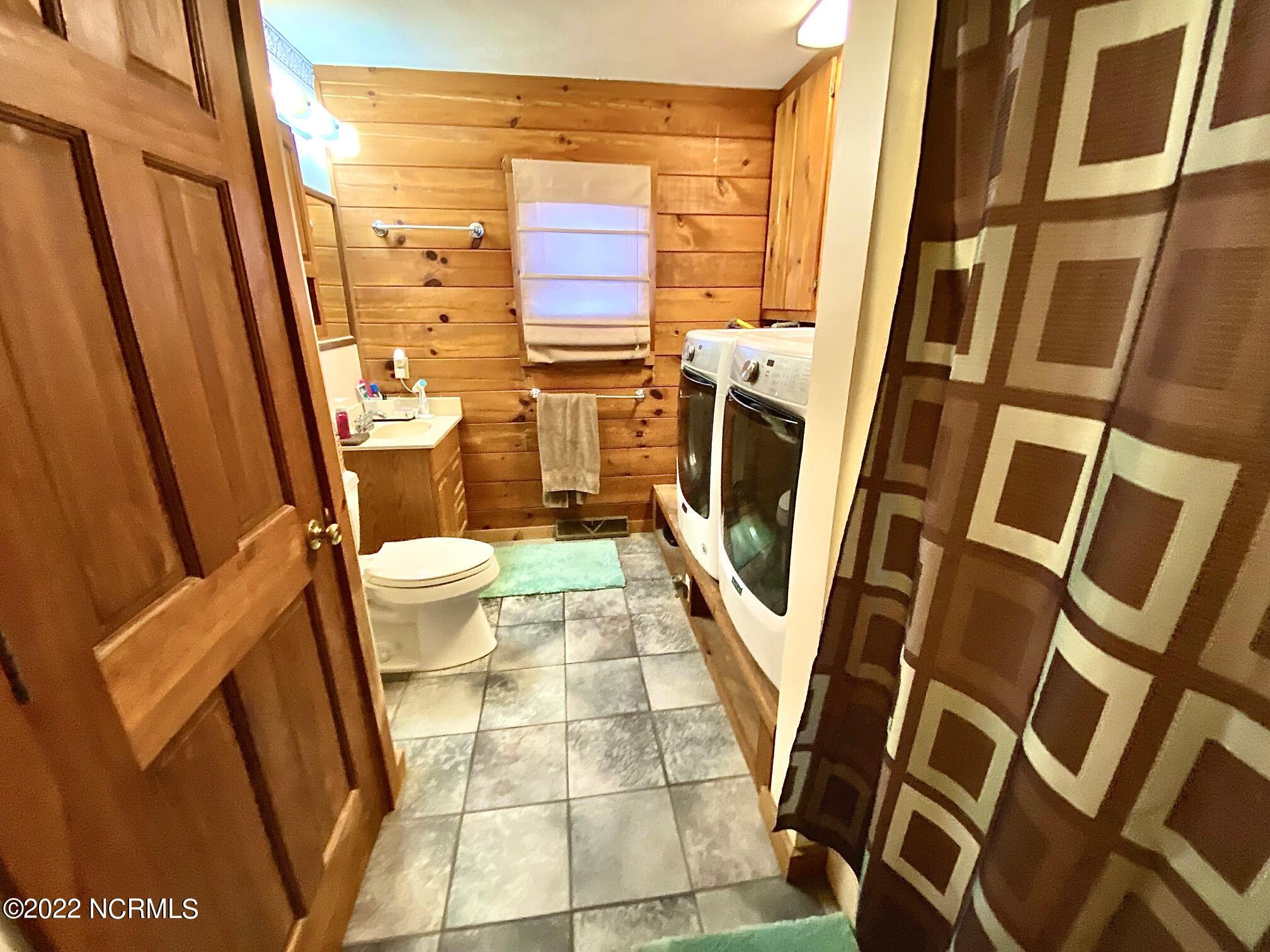 411 Rice Pond Road Elizabethtown, NC 28337 - Photo 26 of 54 And Laundry