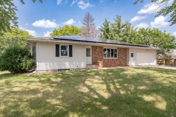 $324,900 | 300 East Raven Street, Belle Plaine, MN 56011