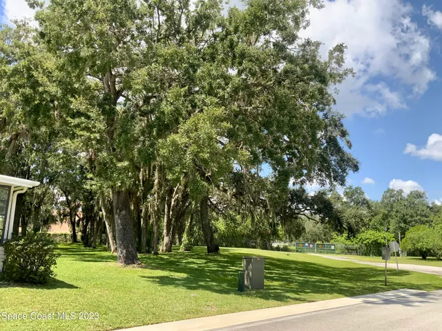 a view of a golf course