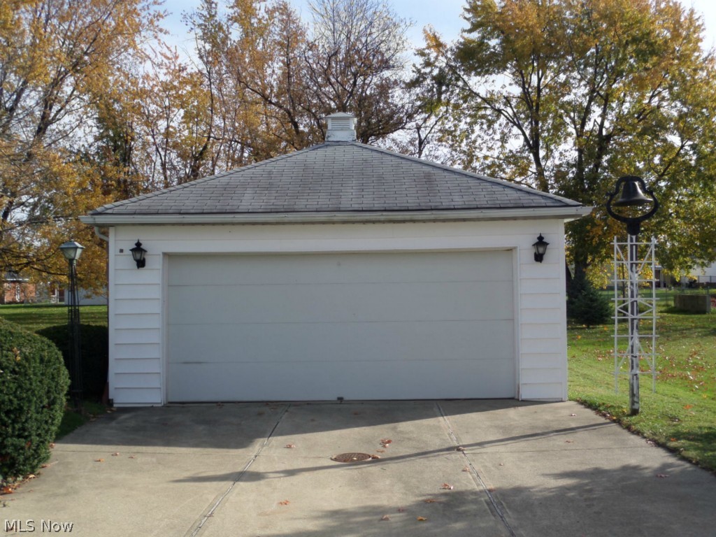 1581 Lander Road Cleveland, OH 44124 - Photo 7 of 25