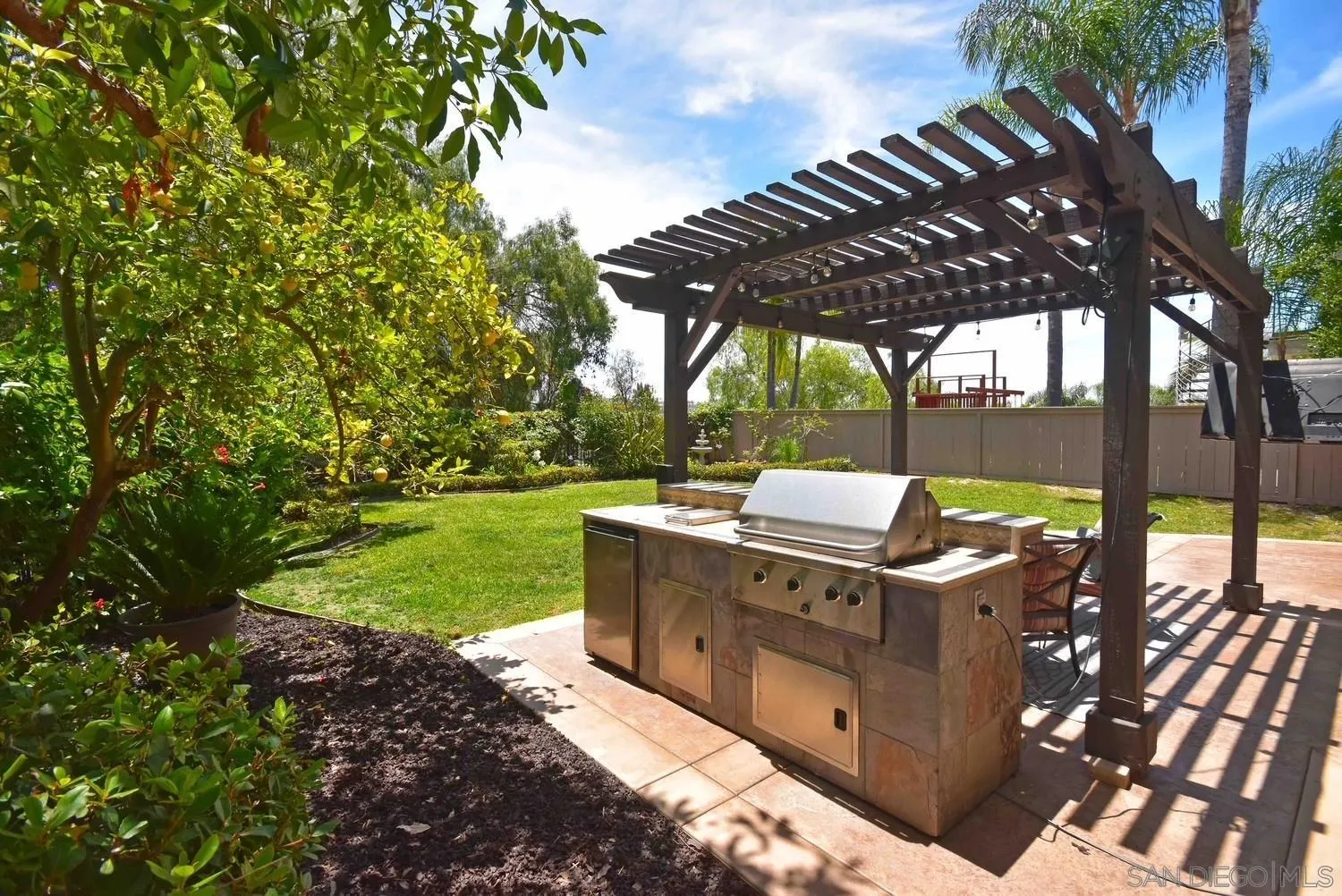 3255 Rancho Companero Carlsbad, CA 92009 - Photo 5 of 45
