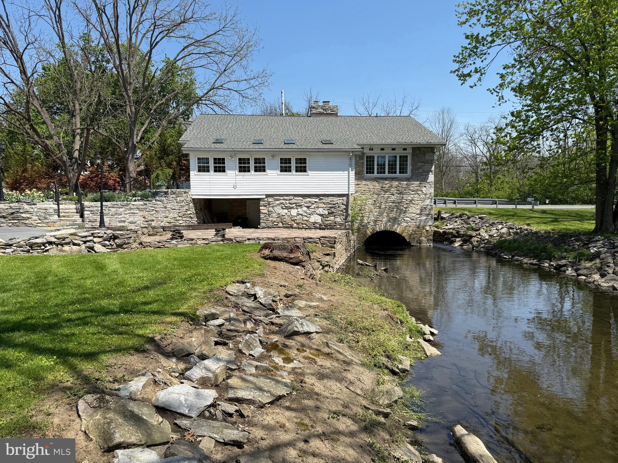535 South Mill Street Lebanon, PA 17042 - Photo 1 of 50 Main View