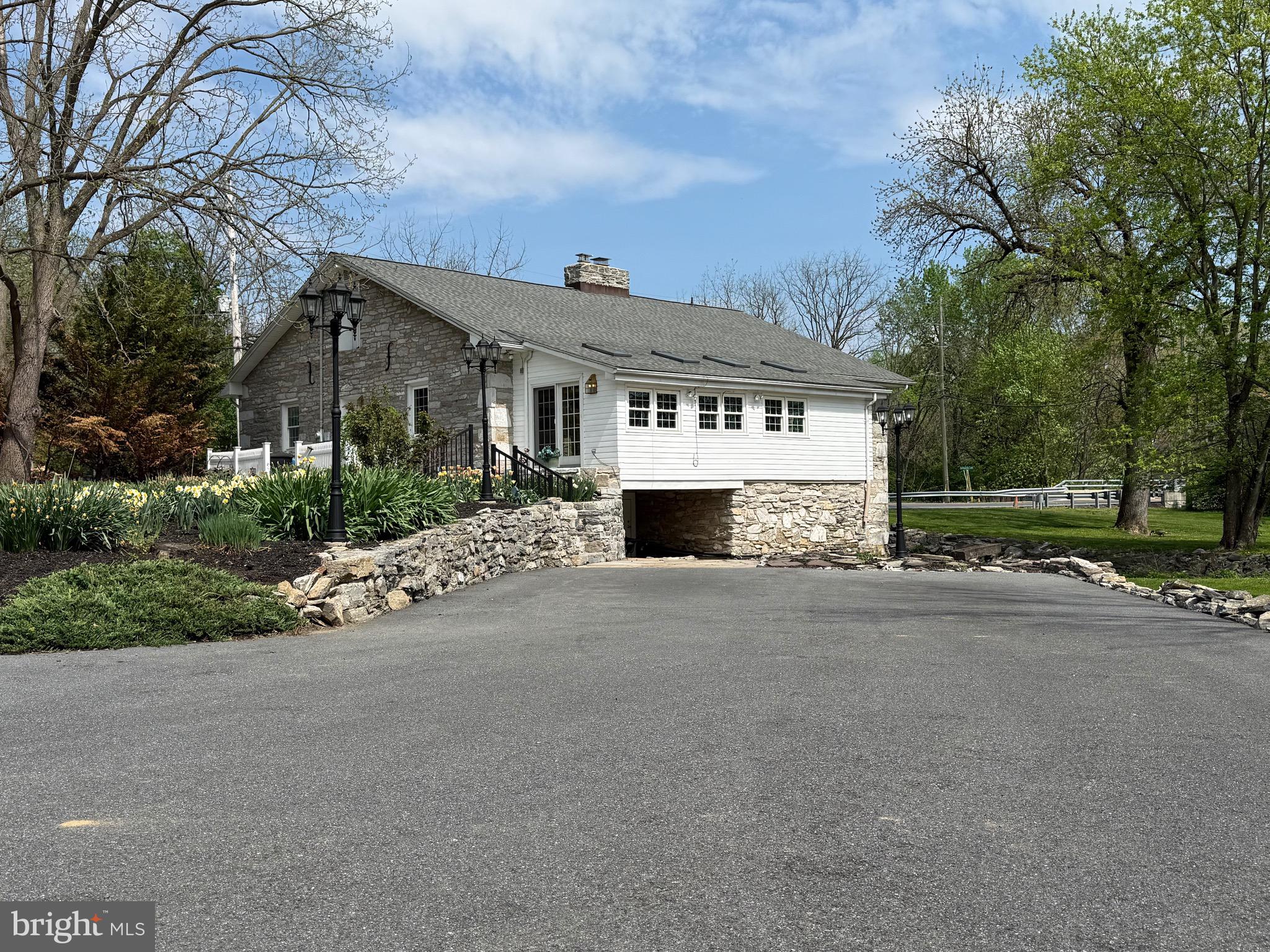 535 South Mill Street Lebanon, PA 17042 - Photo 3 of 50 Main View #3