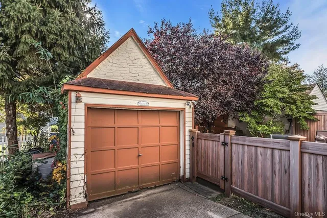 $980,000 | 4172 Glenwood Street | Little Neck