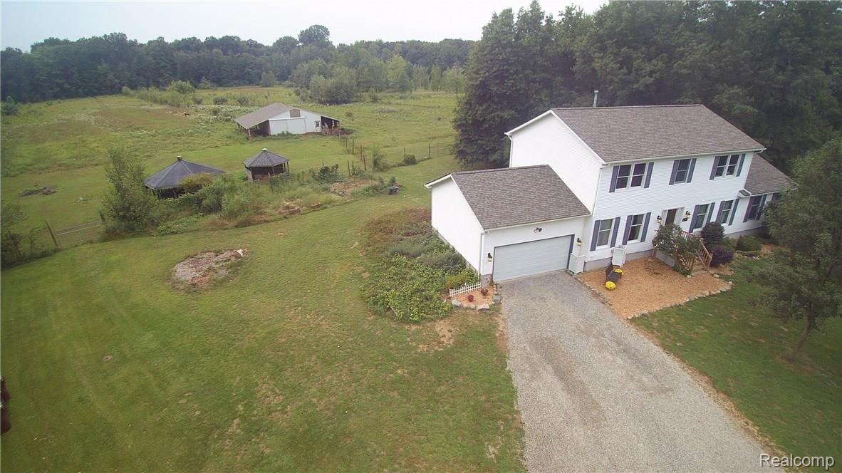 21020 Clark Road Belleville, MI 48111 - Photo 4 of 44 YUN00010.jpg