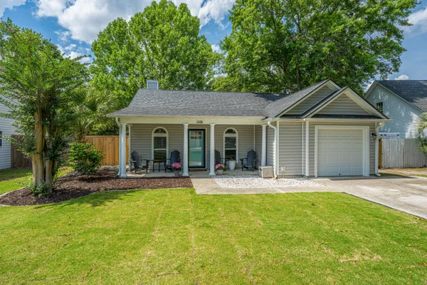 $690,000 | 1938 Armory Drive, Mount Pleasant, SC 29466