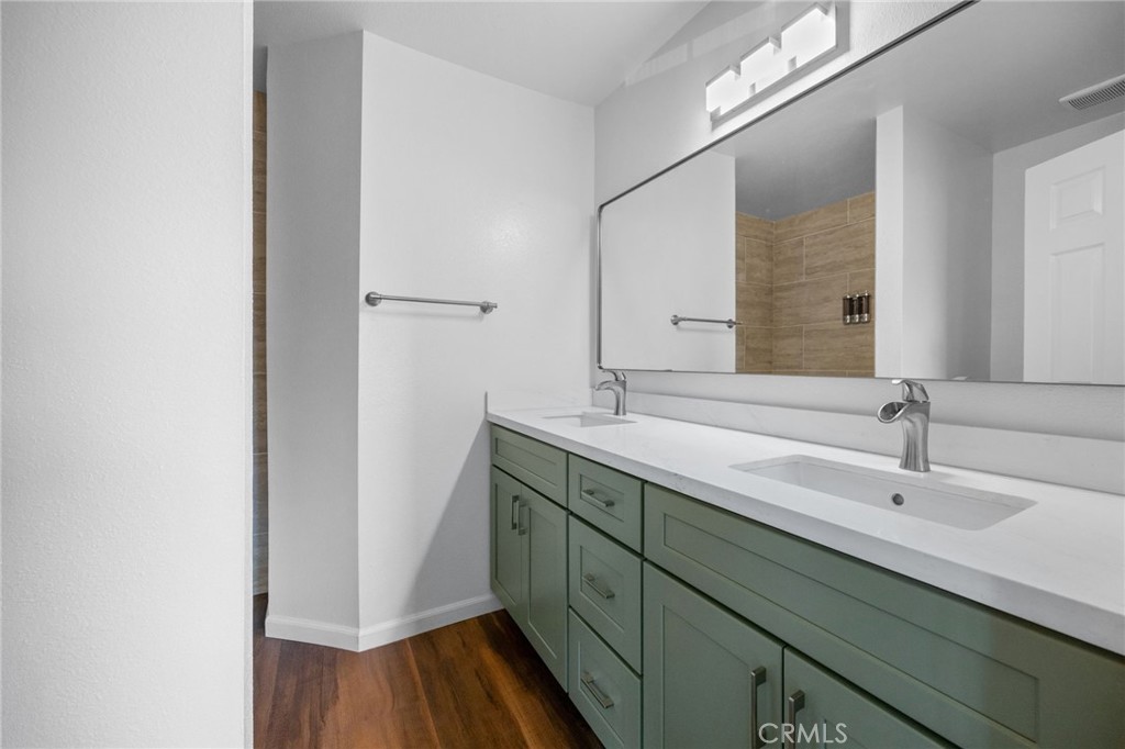 11033 Old River School Road, Unit 8 Downey, CA 90241 - Photo 31 of 57 Primary bath