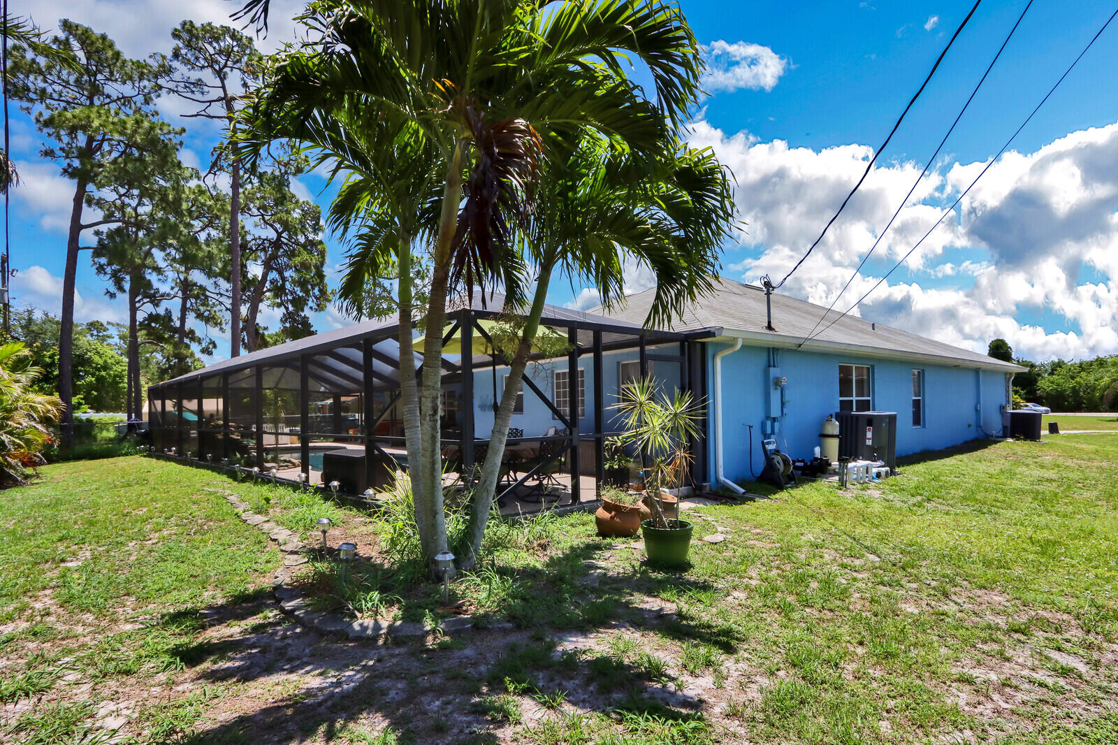 333 Southwest Covington Road Port St. Lucie, FL 34953 - Photo 2 of 40 Side of Home