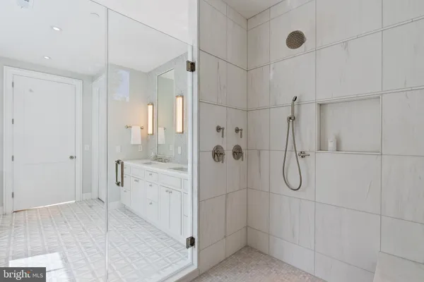 $6,995,000 | 5070 Millwood Lane Northwest, Washington, DC 20016