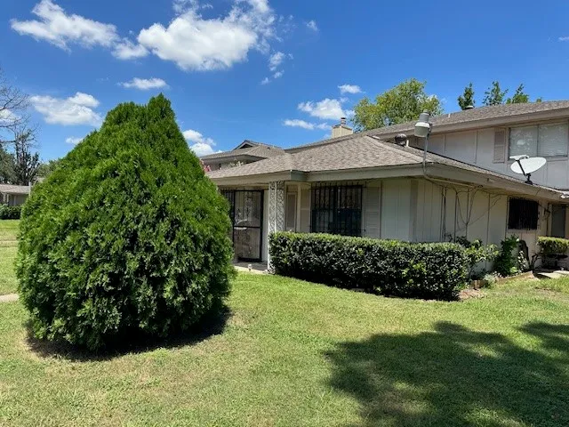 $99,900 | 5662 Birchmont Drive, Unit A, Houston, TX 77091