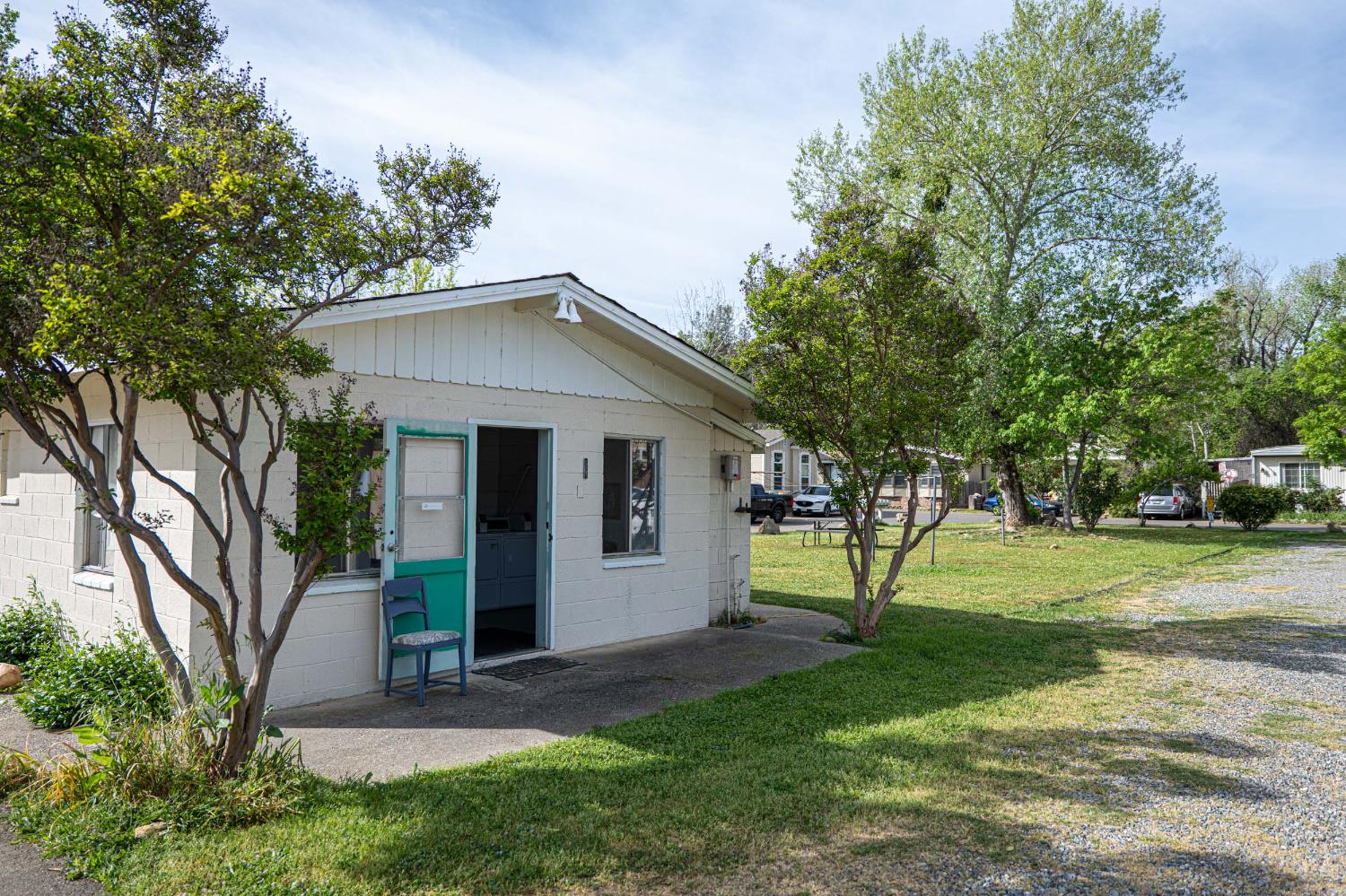 6540 Virginiatown Road, Unit 30 Newcastle, CA 95658 - Photo 16 of 24 a front view of house with a garden