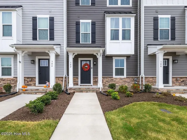 $389,900 | 302 Lydia Street, Moyock, NC 27958