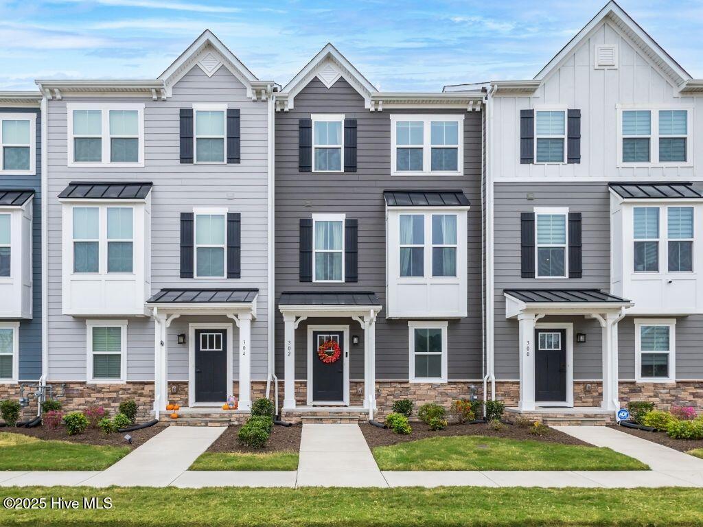 302 Lydia Street Moyock, NC 27958 - Photo 2 of 33 302 Lydia St, Moyock, NC_KWT_MelanieC (5