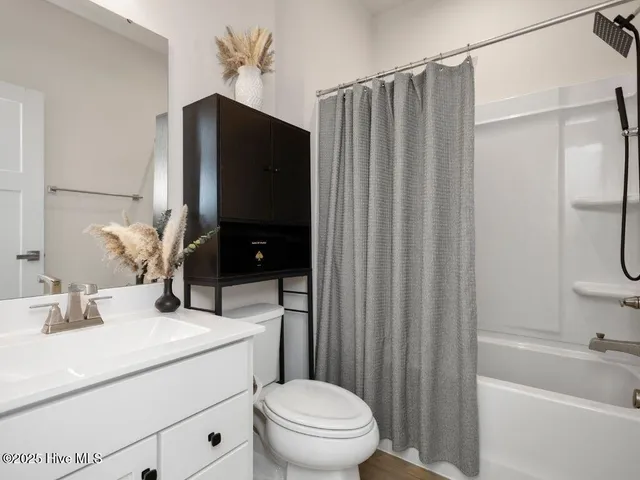 $389,900 | 302 Lydia Street, Moyock, NC 27958