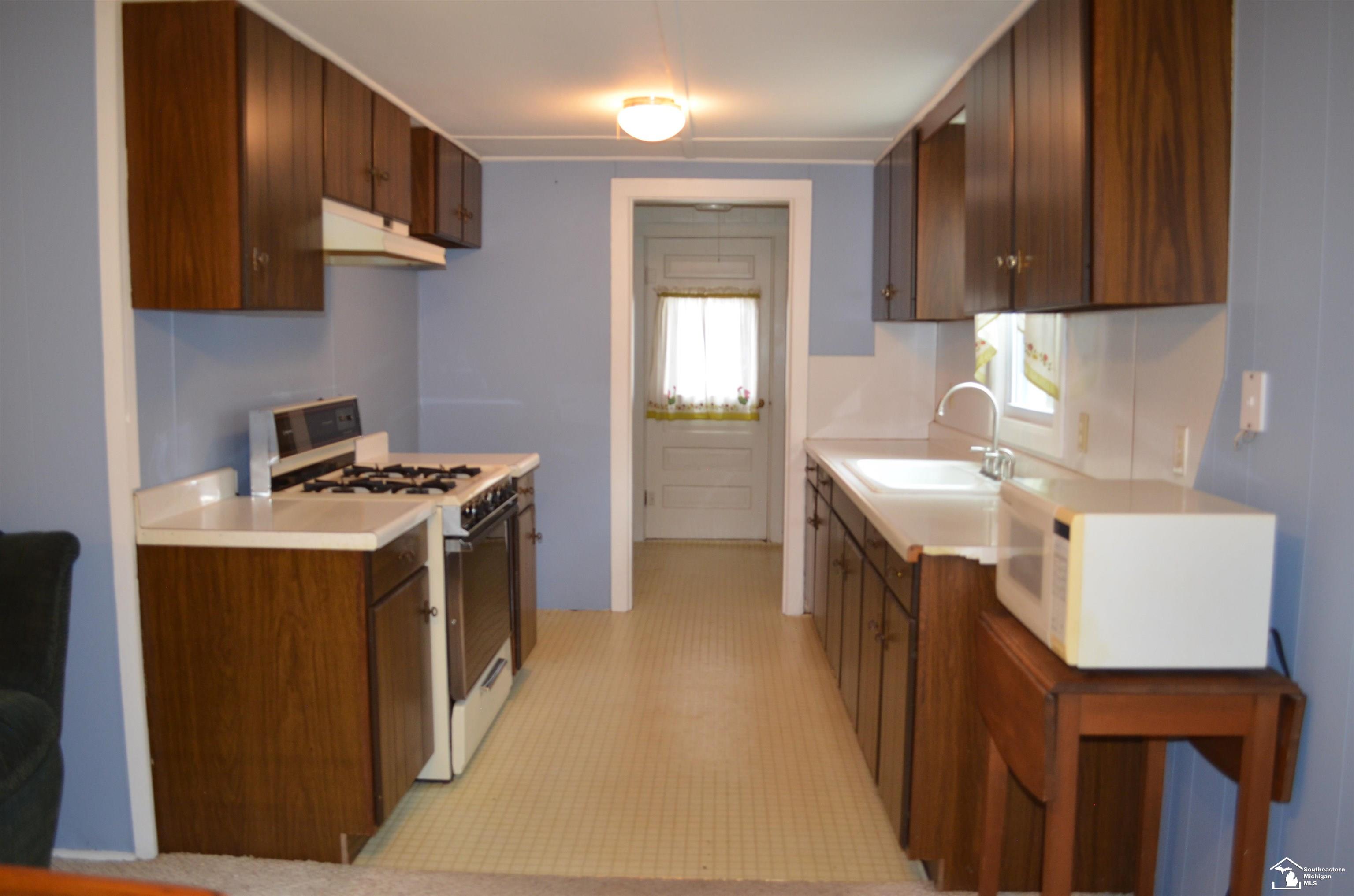 7798 Oak Road St. Helen, MI 48656 - Photo 6 of 31