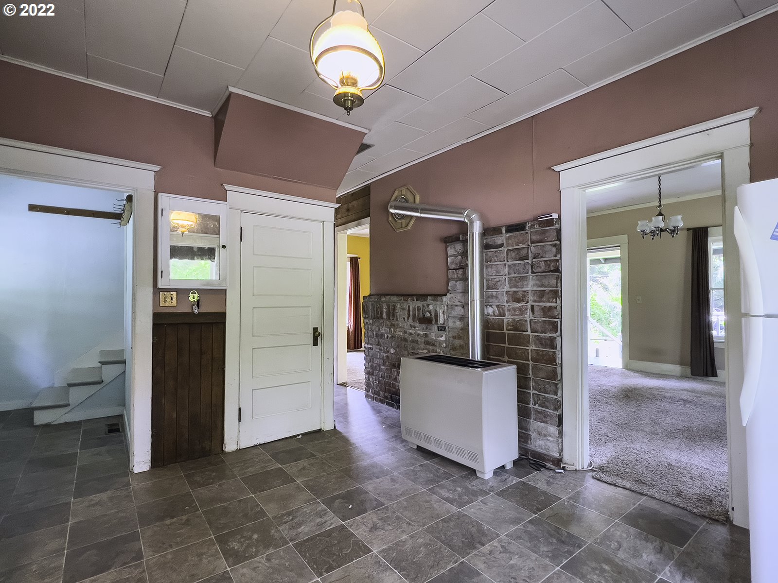 54647 Southwest Patton Valley Road Gaston, OR 97119 - Photo 10 of 29 a view of a hallway with bathroom