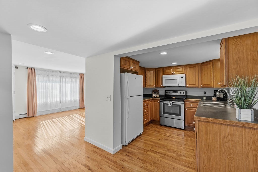 66 Middle Road Acushnet, MA 02743 - Photo 6 of 42