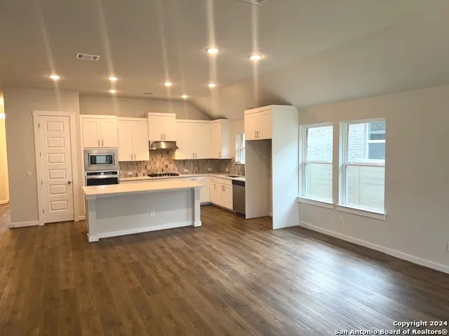 $2,700 | 580 Tobacco Pass, New Braunfels, TX 78132