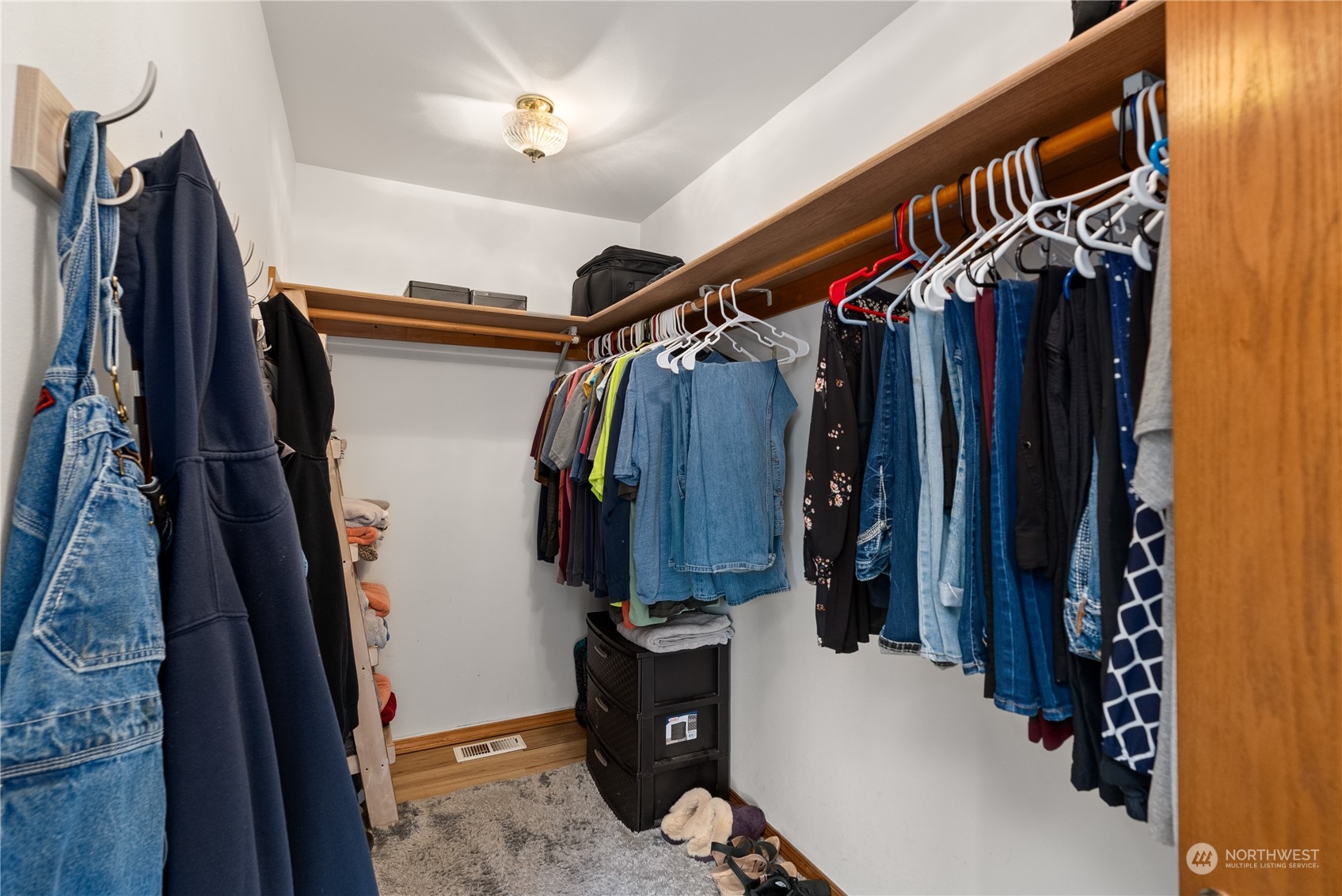 169 Conradi Road Winlock, WA 98596 - Photo 18 of 38 a view of walk in closet with clothes