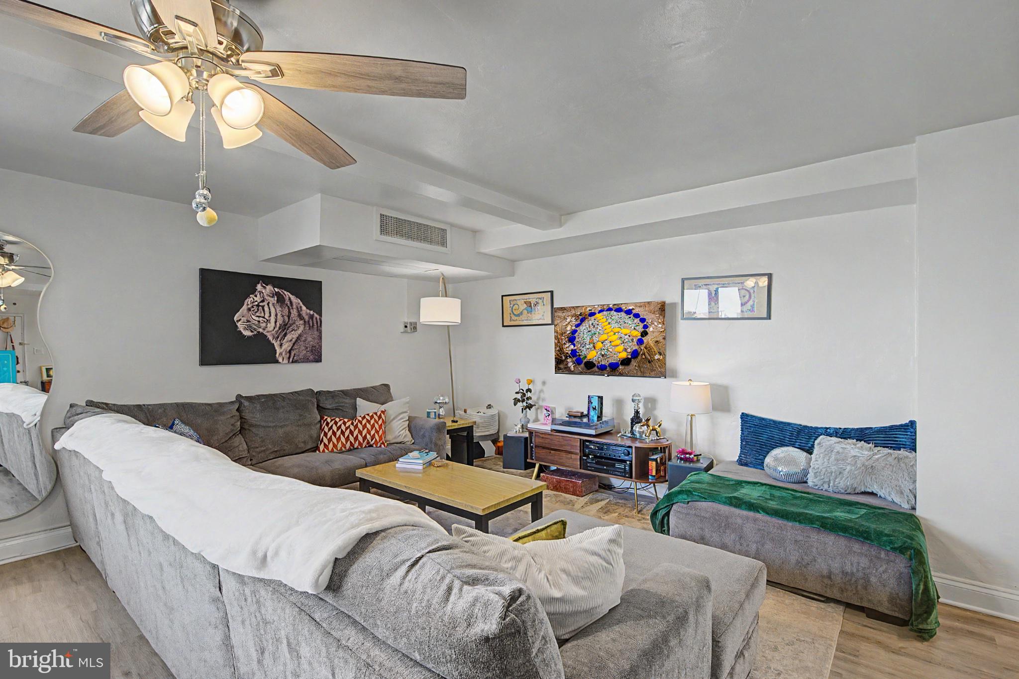 101 South Raleigh Avenue Atlantic City, NJ 08401 - Photo 11 of 26 Cozy living space with modern flair.