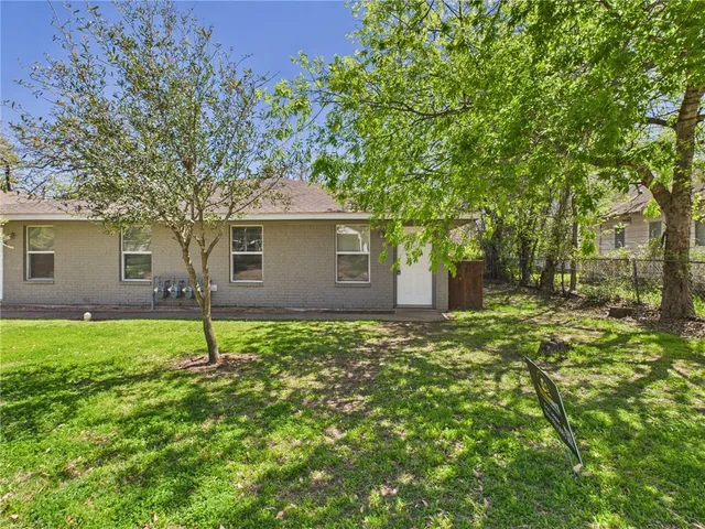 $850 | 105 Davis Street, Unit 6, Bryan, TX 77801