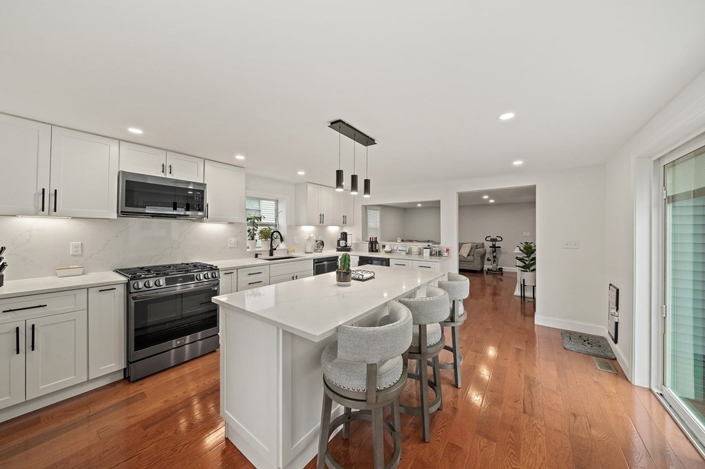 10 Curlew Road Quincy, MA 02169 - Photo 11 of 34 Gallery Image 11