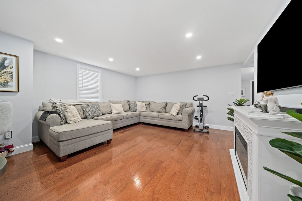 10 Curlew Road Quincy, MA 02169 - Photo 13 of 34 Gallery Image 13