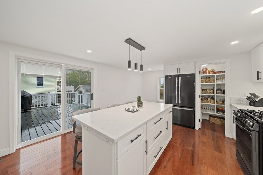 10 Curlew Road Quincy, MA 02169 - Photo 9 of 34 Gallery Image 9