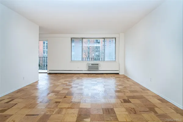 $3,000 | 125 Lake Street, Unit 5G NORTH, White Plains, NY 10604
