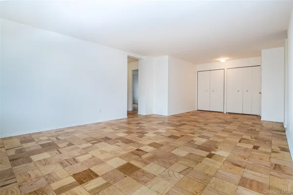 $3,000 | 125 Lake Street, Unit 5G NORTH, White Plains, NY 10604