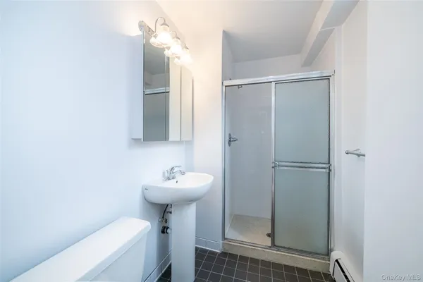 $3,000 | 125 Lake Street, Unit 5G NORTH, White Plains, NY 10604