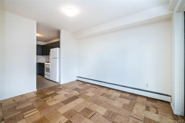 $3,000 | 125 Lake Street, Unit 5G NORTH, White Plains, NY 10604