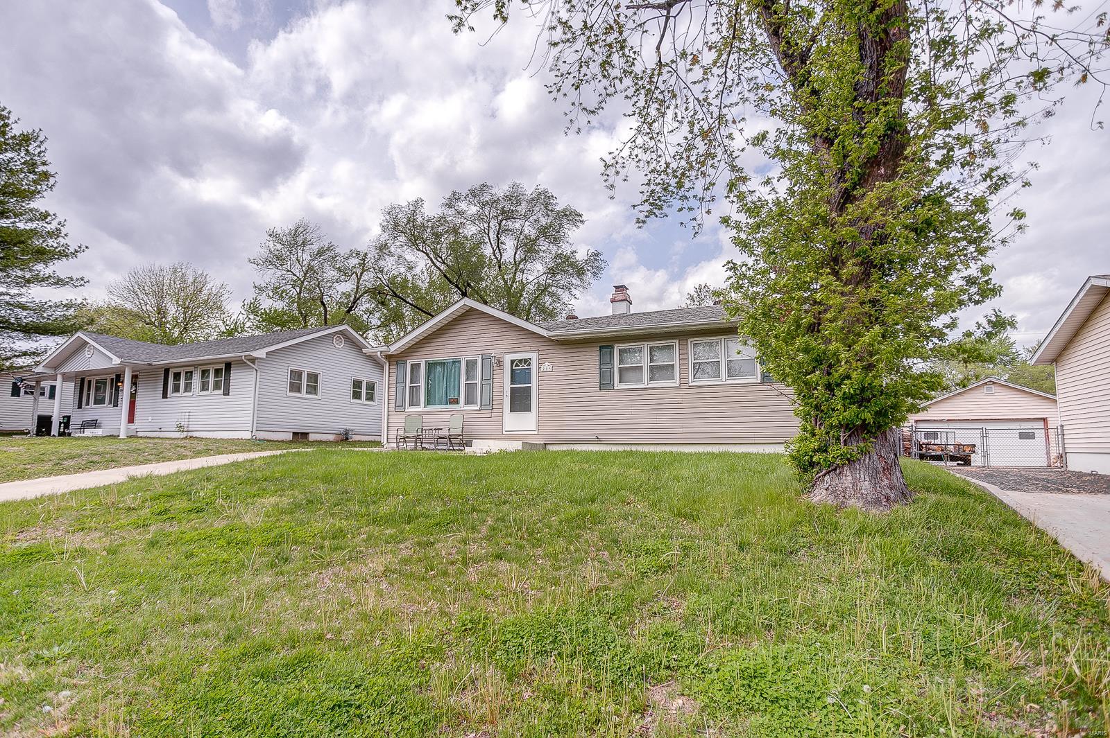 219 Pleasant Ridge Road Fairview Heights, IL 62208 - Photo 2 of 19 Gallery Image 2