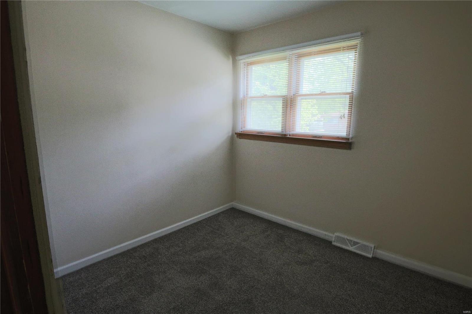 219 Pleasant Ridge Road Fairview Heights, IL 62208 - Photo 8 of 19 Gallery Image 8