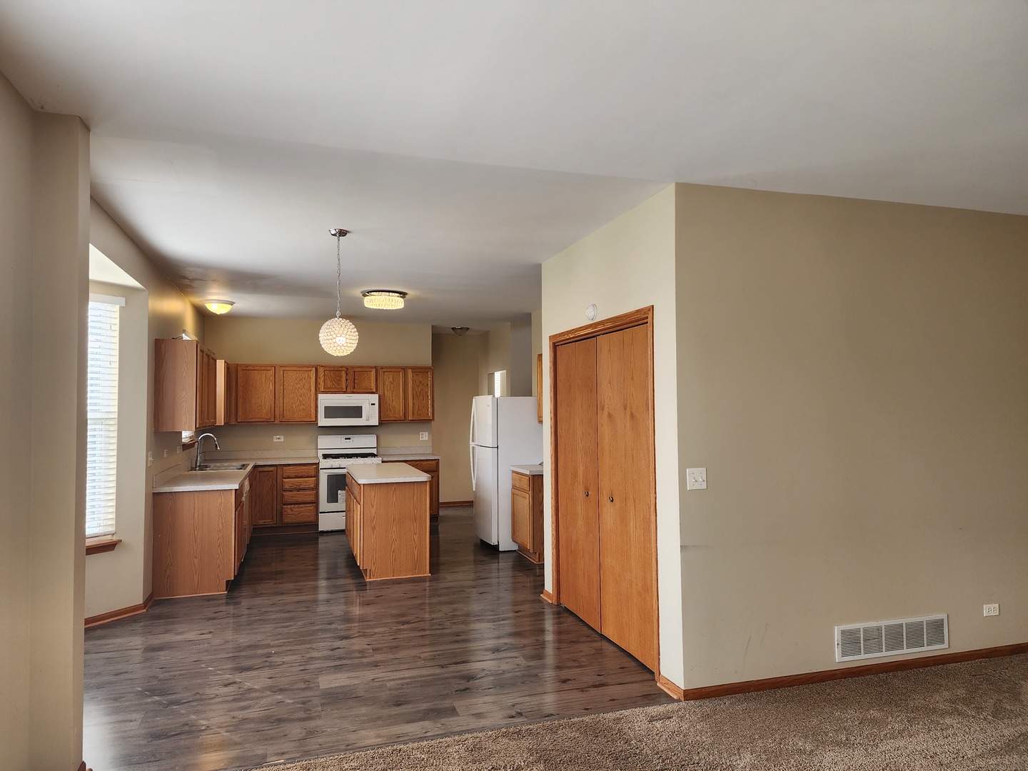 95 Inverness Court Round Lake, IL 60073 - Photo 10 of 23 Gallery Image 10