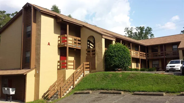$950 | 700 North Calhoun Street, Unit B14, Tallahassee, FL 32303