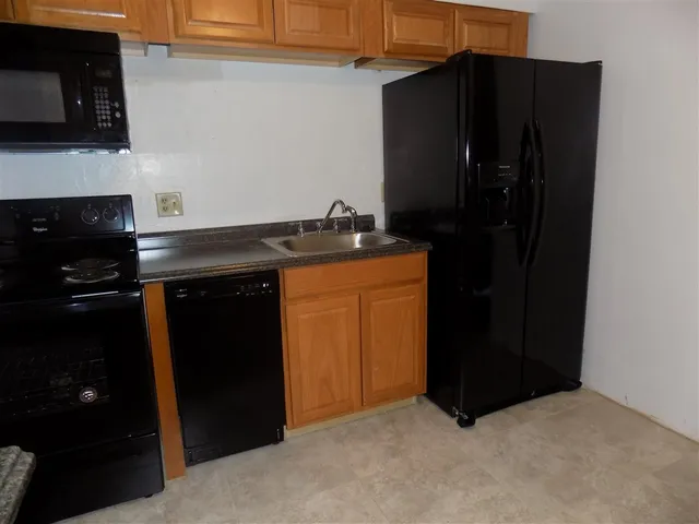 $950 | 700 North Calhoun Street, Unit B14, Tallahassee, FL 32303